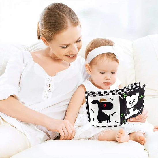 livre pour enfant animaux noir blanc avec maman